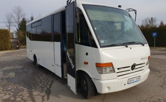 Mercedes-Benz Mediano 815D '2004