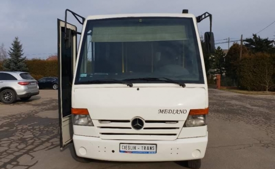 Mercedes-Benz Mediano 815D '2004
